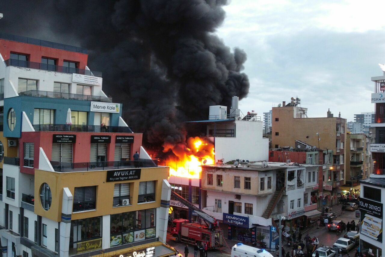 Alevler Dışarı Taştm