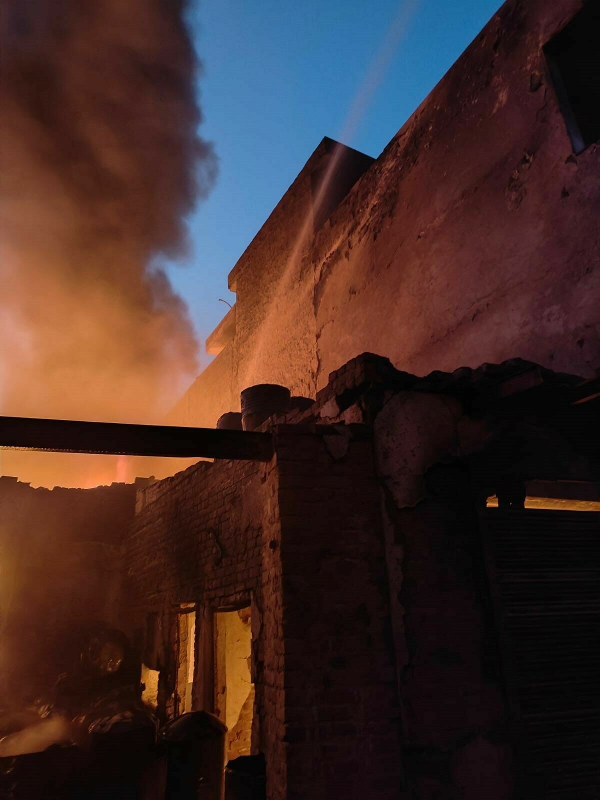 Boya Üretim Atölyesinde Yangın