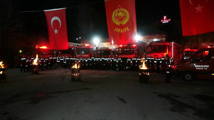 Burdur İtfaiyesi Deprem Şehitlerini Unutmadı