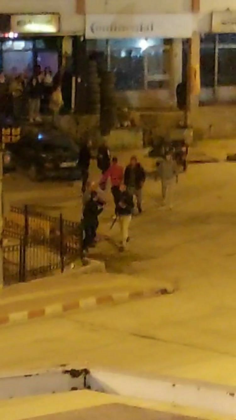 Burdur'da Alkollü Mekan Önünde Darp Ettiler! O Anlar Kamerada 