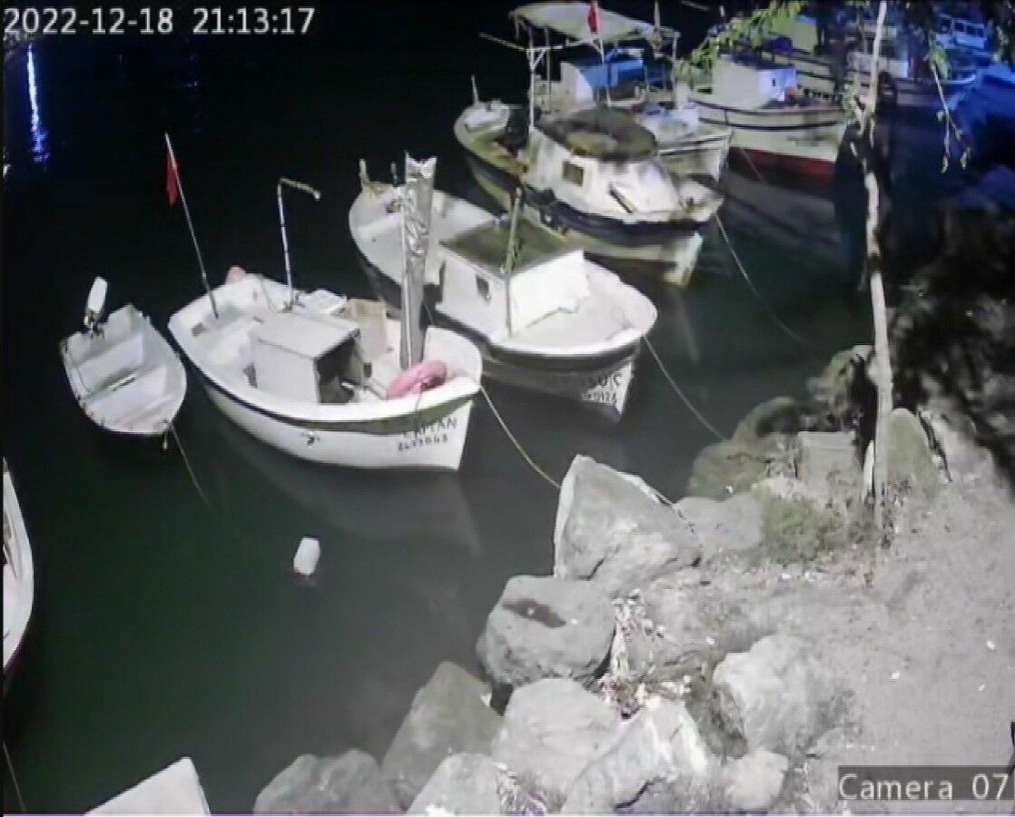 Deprem Denizde Böyle Yaşandı! Tekneler Beşik Gibi Sallandı