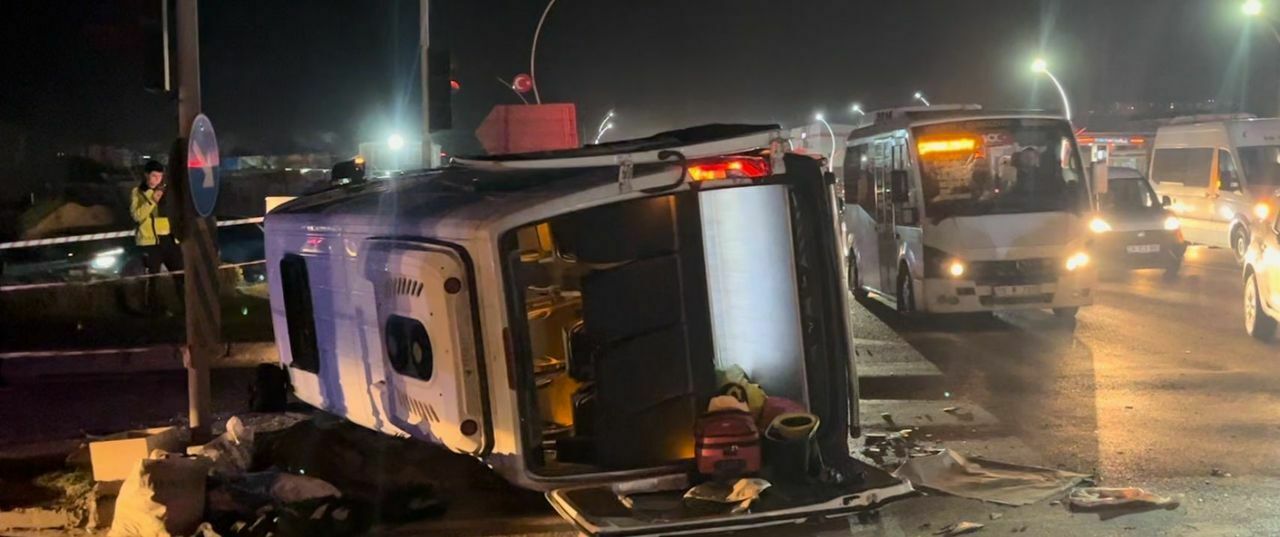 Devrilen Yolcu Minibüsünde Can Pazarı! (2) Result