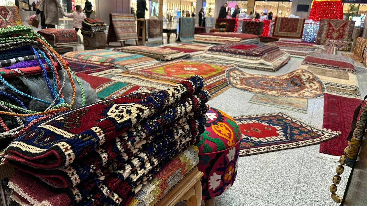 Halı İçin Öğretmenlik Mesleğini Bıraktı! Dünyanın Hayran Olduğu Halı!