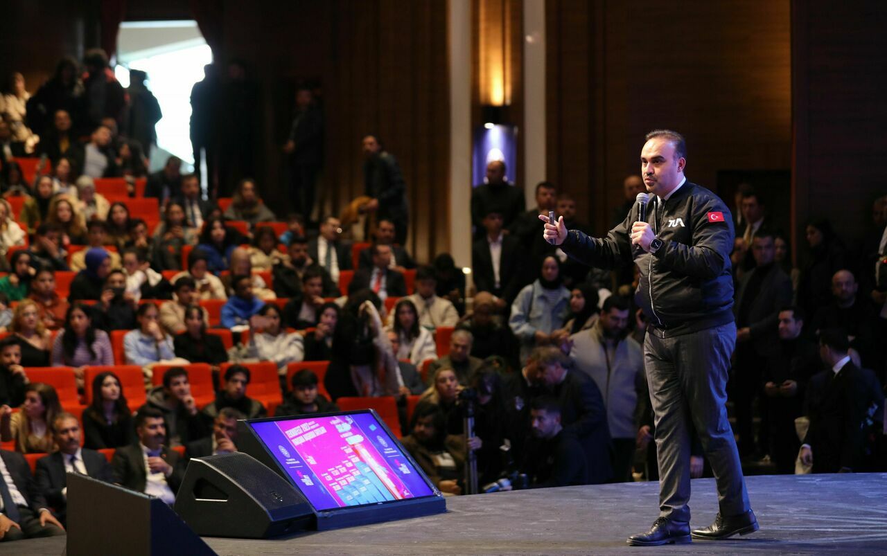 Bakan Kacır ve Astronot Gezeravcı'dan İlham Veren Buluşma