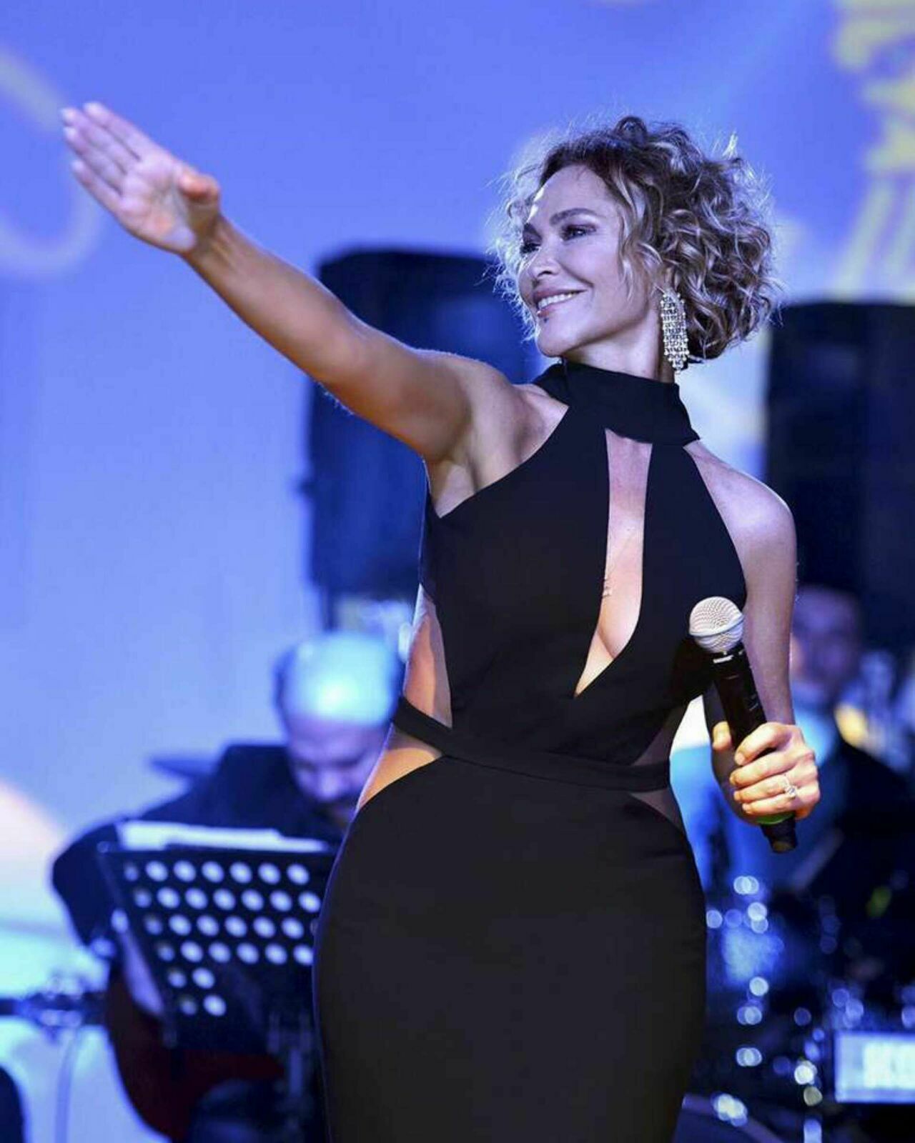 Hülya Avşar (1)-1