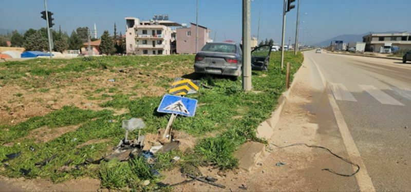 Hatay Hassa'da Kamyonet Ve Otomobil Çarpıştı (3) Result