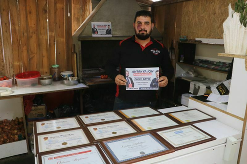 Hatay'da 3 Üniversiteli Kebapçı Belediye Başkan Adayı Oldu 