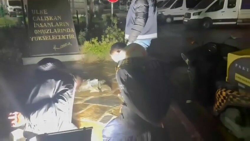 Kartal’da Uyuşturucu Sevkiyatı Yapan Moto Kurye