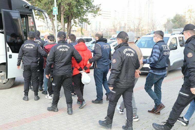 Mersin'de Eş Zamanlı Deaş Operasyonları! 