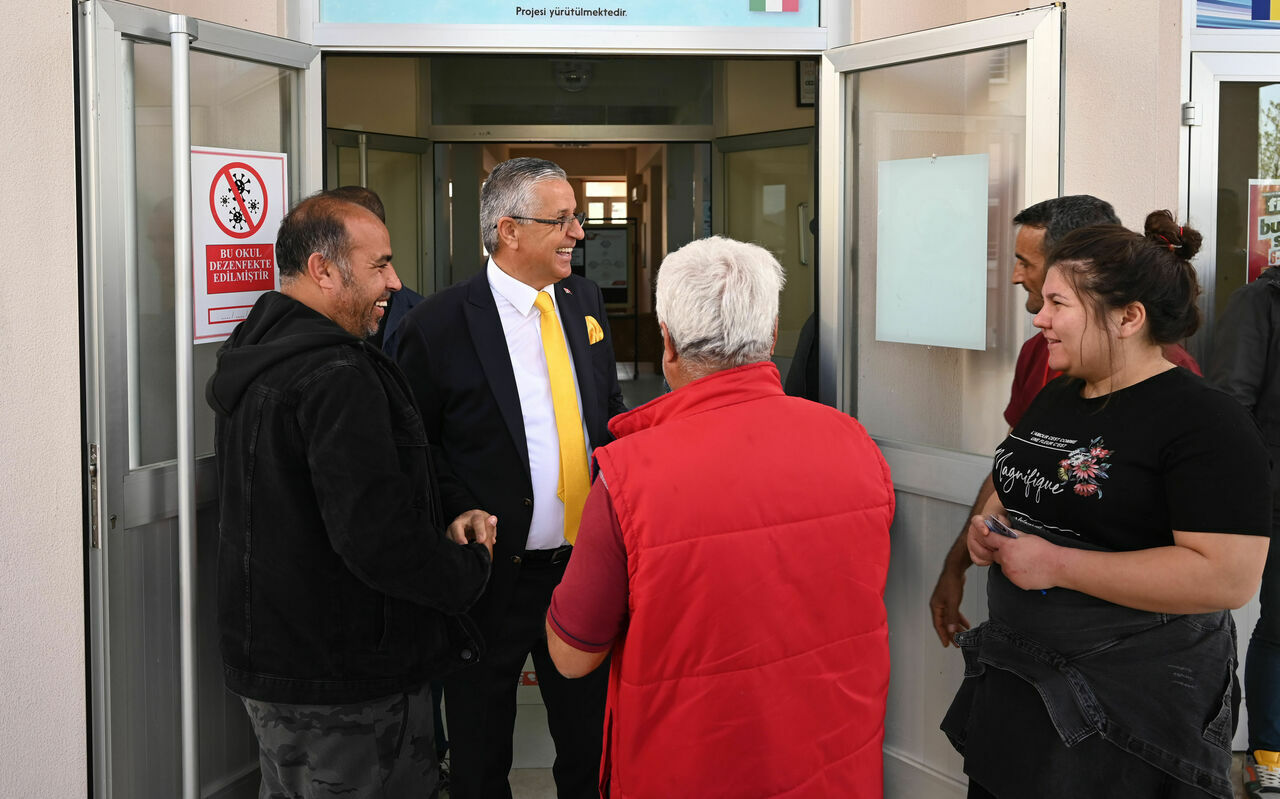 Kemer Belediye Başkanı Topaloğlu oyunu kullandı