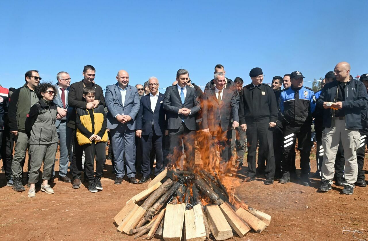 Vali Hulusi Şahin Ormancılık Günü ve Nevruz kutlamasında fidan dikti