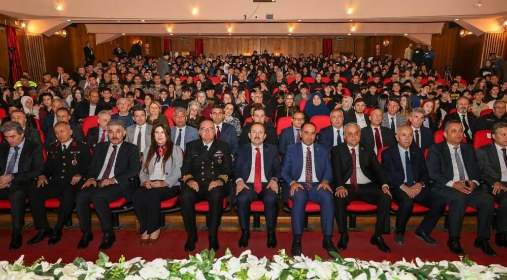 Mersin'de İstiklal Marşı'nın 103'üncü yıl dönümü kutlamaları gerçekleştirildi