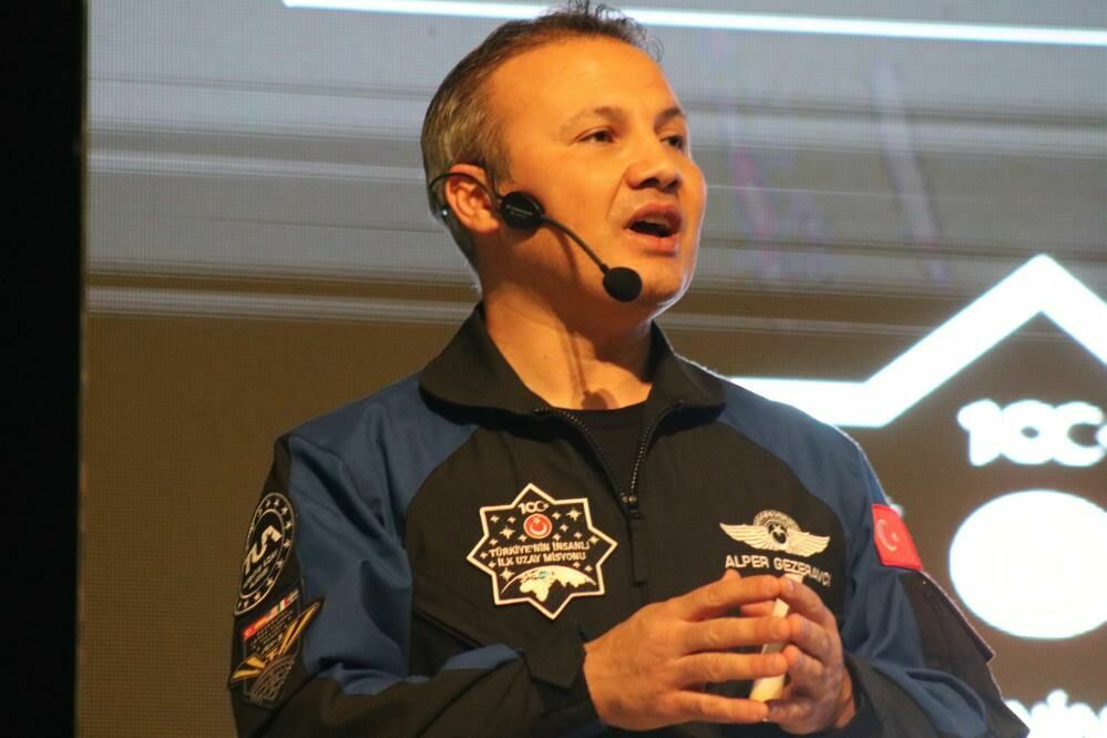 Alper Gezeravcı Bolu Abant İzzet Baysal Üniversitesinde gençlerle buluştu