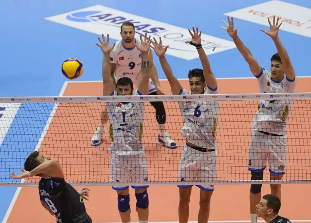 Arkas Spor Bigadiç Belediyespor'u ağırlıyor