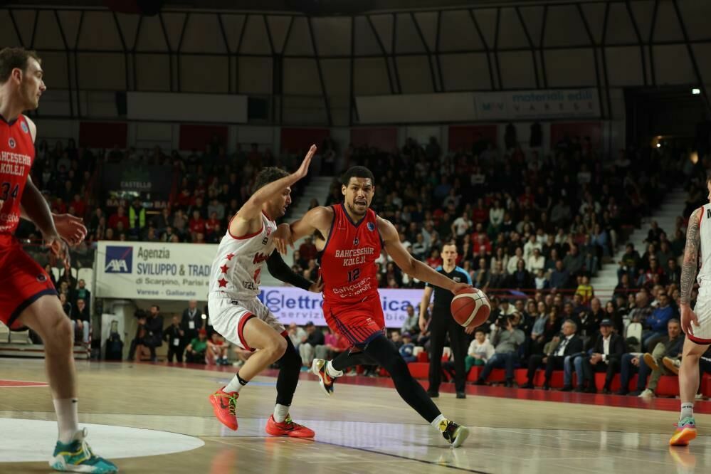 Bahçeşehir Koleji Pallacanestro Varese'ye karşı mağlup oldu