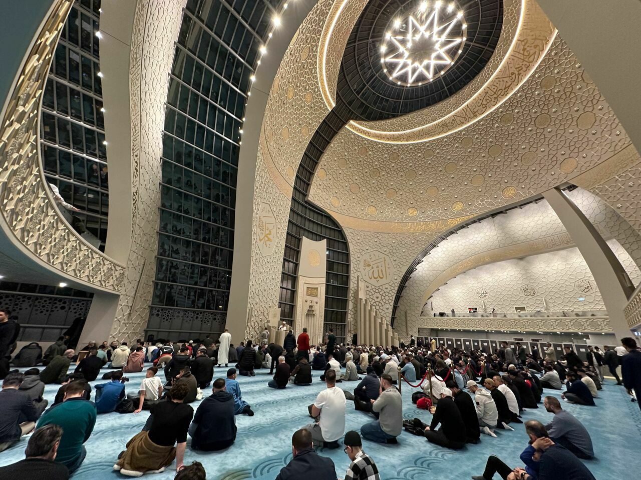 Köln Kentinde Ilk Teravih Namazı Kılındı4