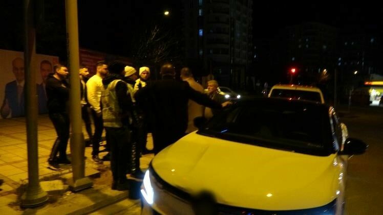 Araç Ile Istinat Duvarı Arasına Sıkış3