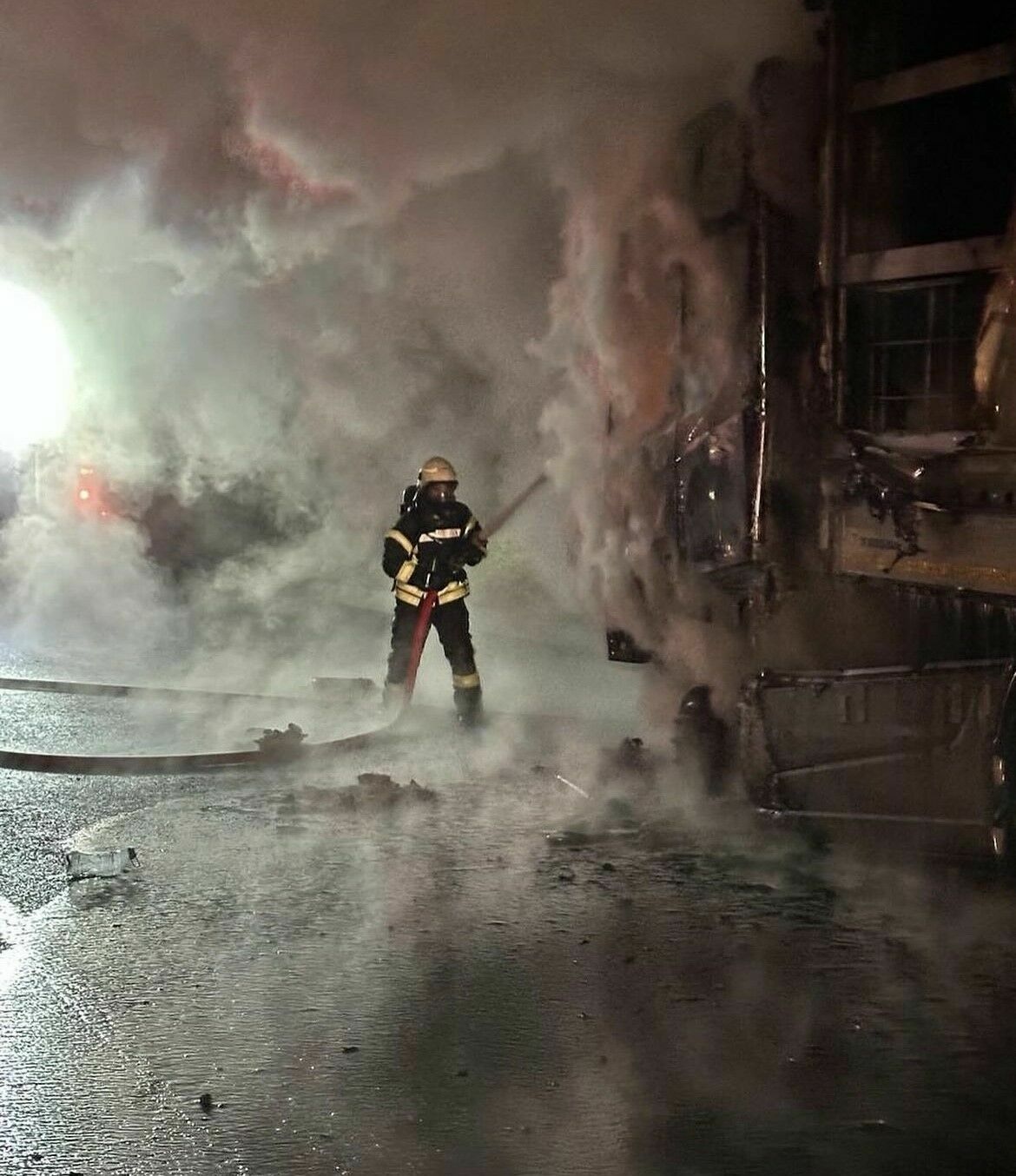 Asit Yüklü Tır Alev Alev Yandı4