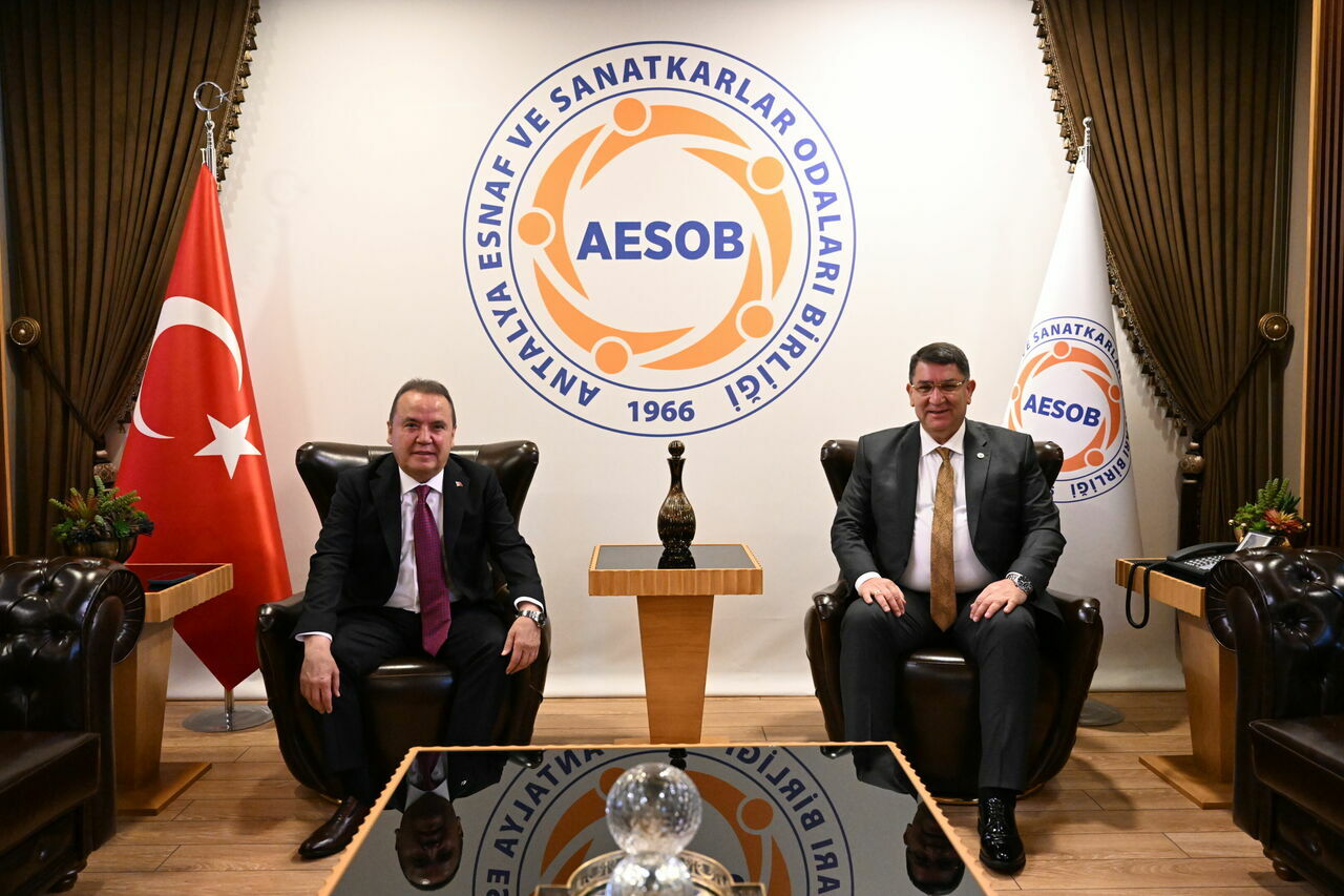 Antalya'da servisçilerden Başkan Böcek'e Tam Destek