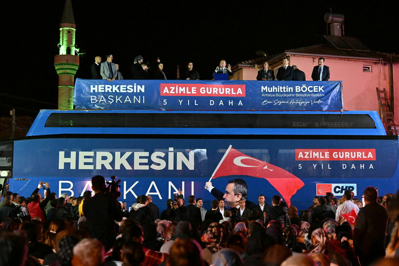 Muhittin Böcek Kaş'ta hemşehrileriyle buluştu: Antalya kazanacak!