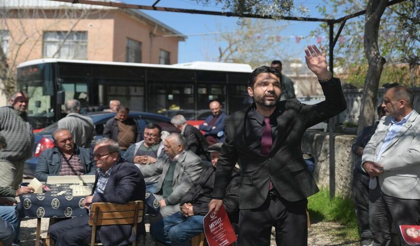 Döşemealtı Belediye Başkan Adayı Hekimoğlu'dan iddialı çıkış! 'Belediyeyi kurtaracak tek kişi benim'