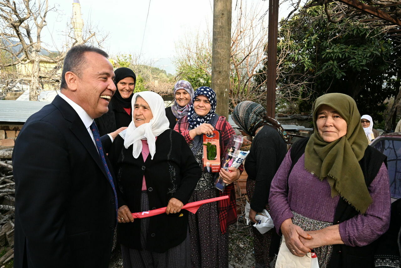 Muhittin Böcek Kaş'ta hemşehrileriyle buluştu: Antalya kazanacak!