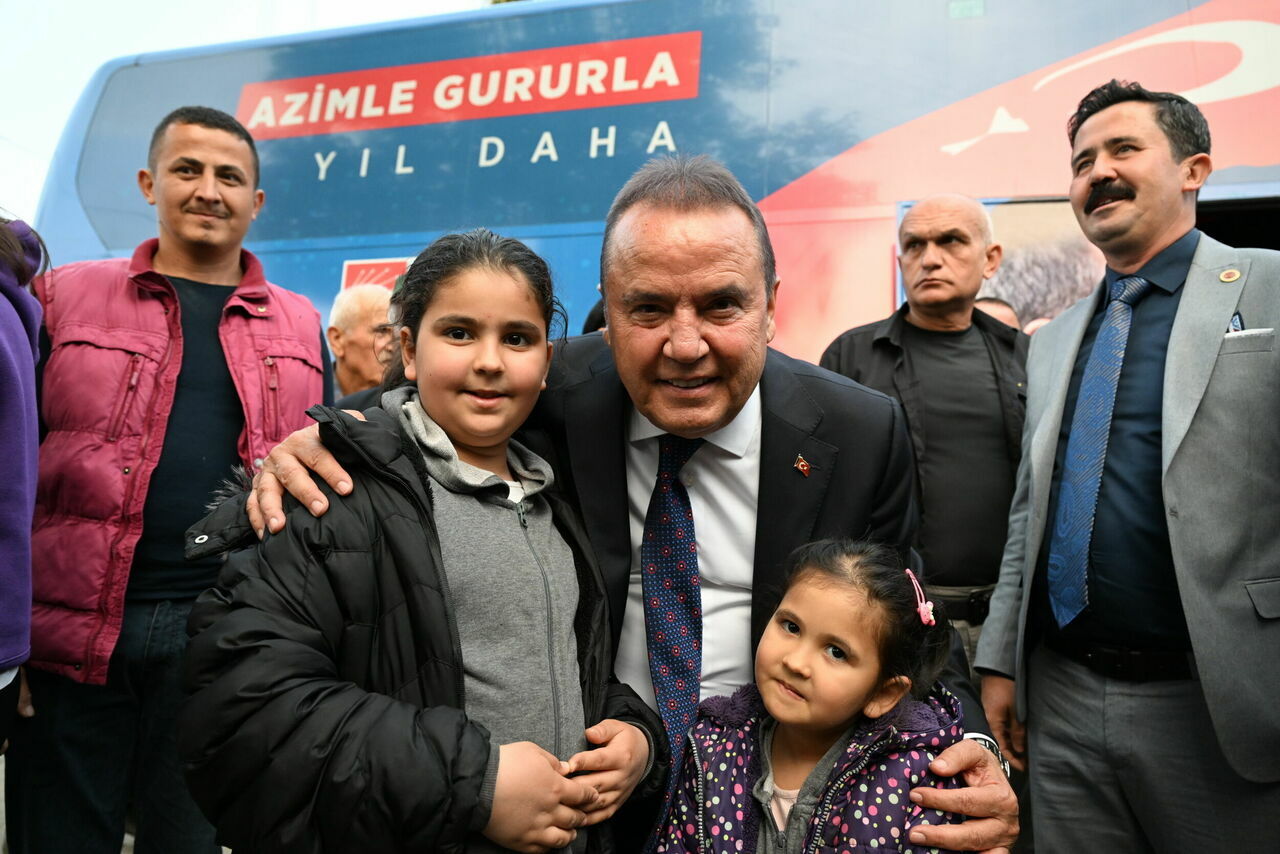 Muhittin Böcek Kaş'ta hemşehrileriyle buluştu: Antalya kazanacak!