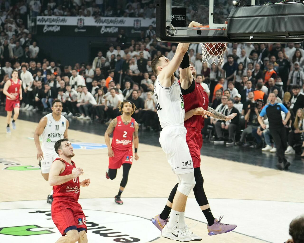 Beşiktaş Basketbol Takımı Avrupa'da ve Türkiye'de başarıya doymuyor