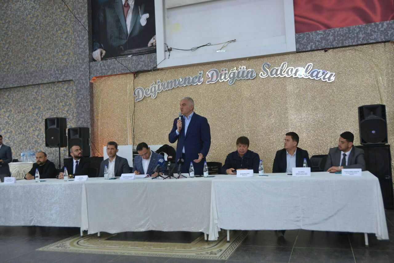 Photo 6008091594617634166 Y