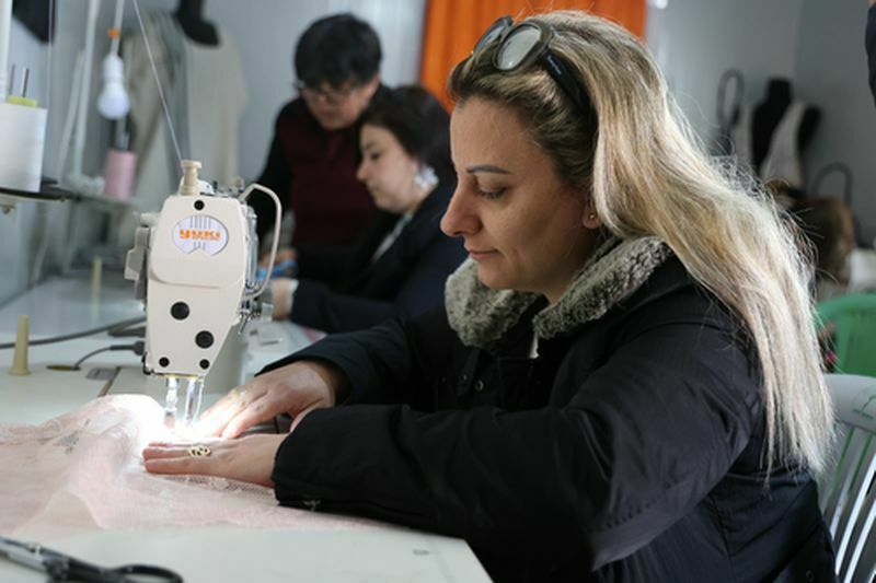 Hatay'da Depremzedeler Ilmik Ilmik Psikolojilerini Onarıyor (4) Result