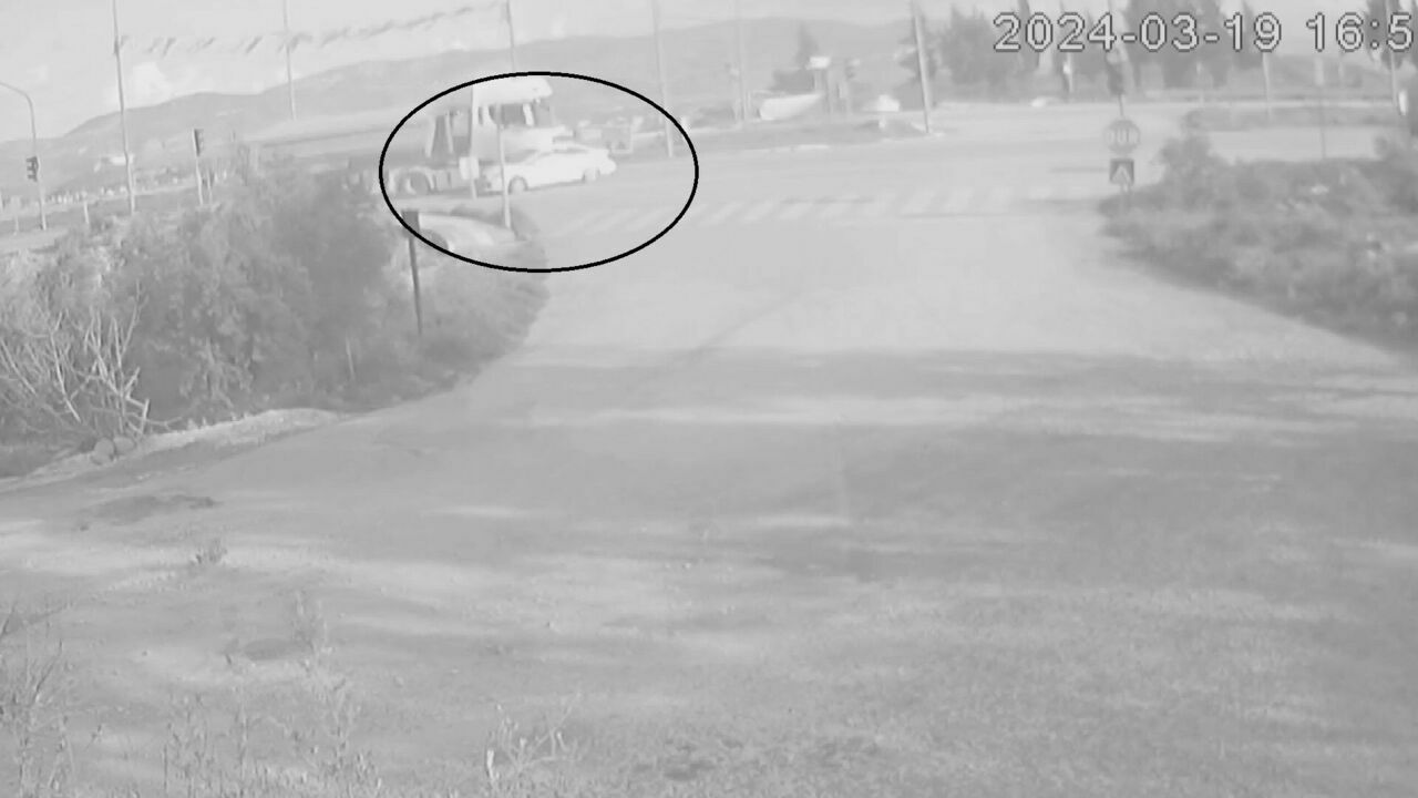 Hatay'da Tır Sürücüsünün Ani Freni Faciayı Önledi  (2)