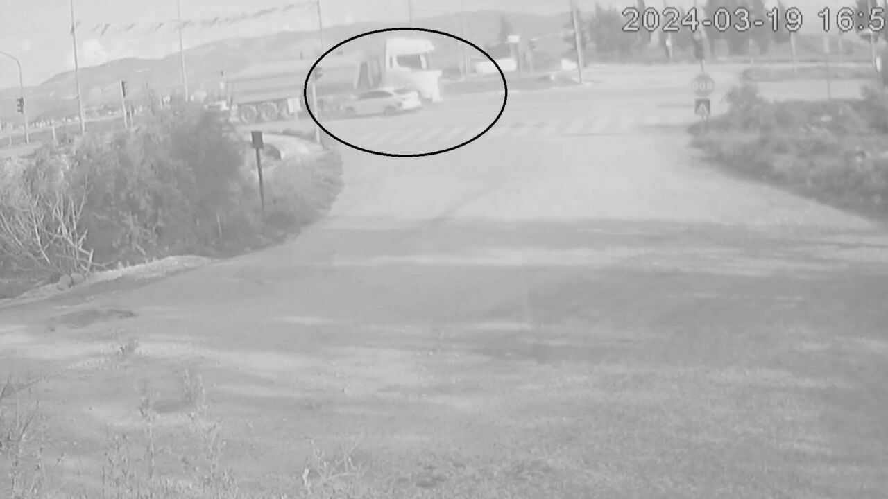 Hatay'da Tır Sürücüsünün Ani Freni Faciayı Önledi  (3)