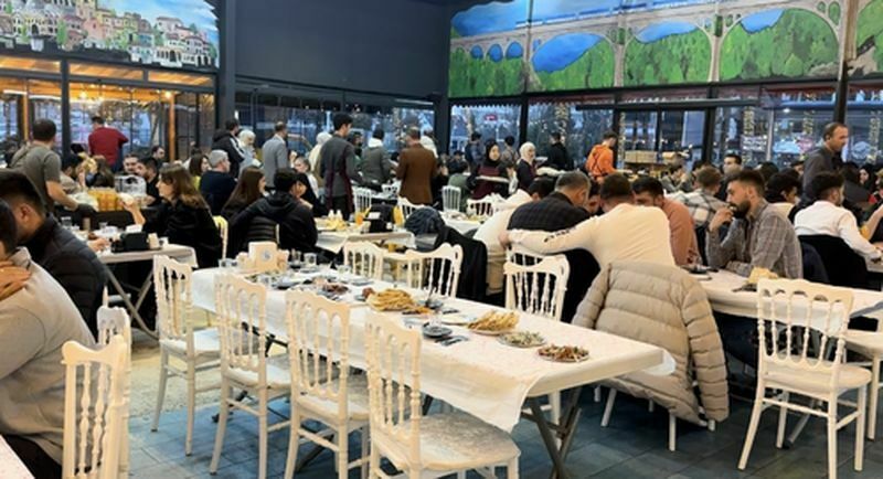 İftar Rezervasyonuna Gelmeyenlere Isyan Etti! O Video Viral Oldu (3) Result