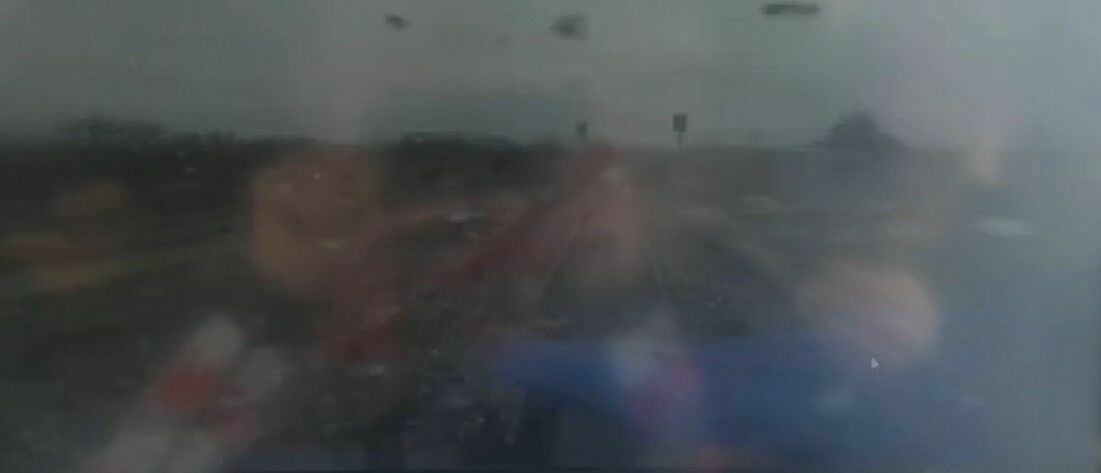 Isparta'da Tren Traktörü Ikiye Böldü! Feci Kaza Kamerada (6)