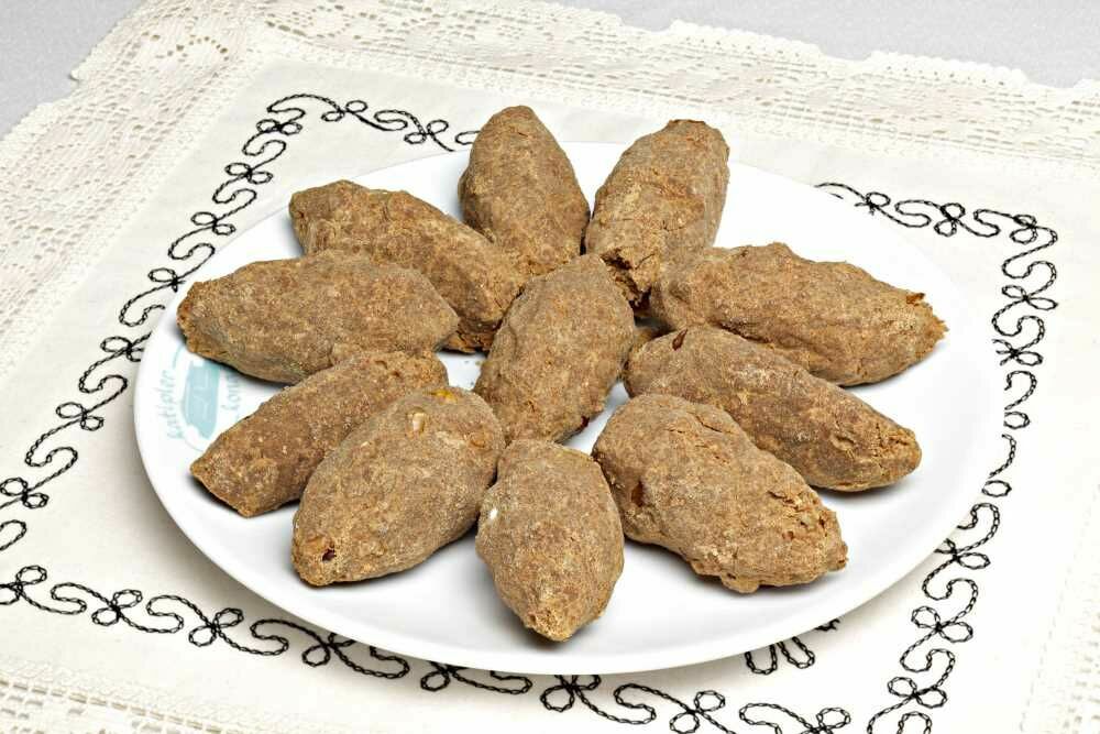 Kara Çuval Helvası