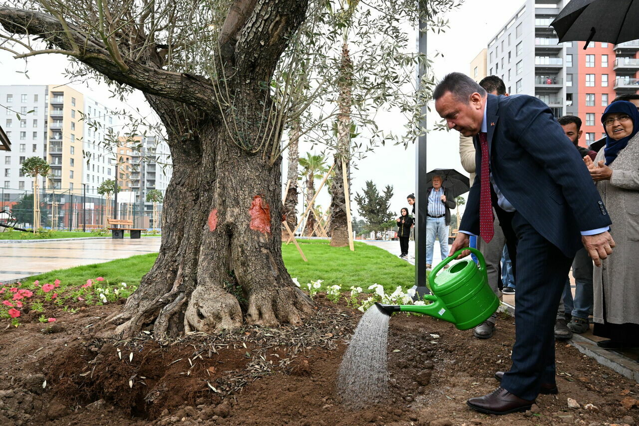Muhittin Böcek Kepez ve Santral Mahallesi'nde yeni projeleri hizmete açtı