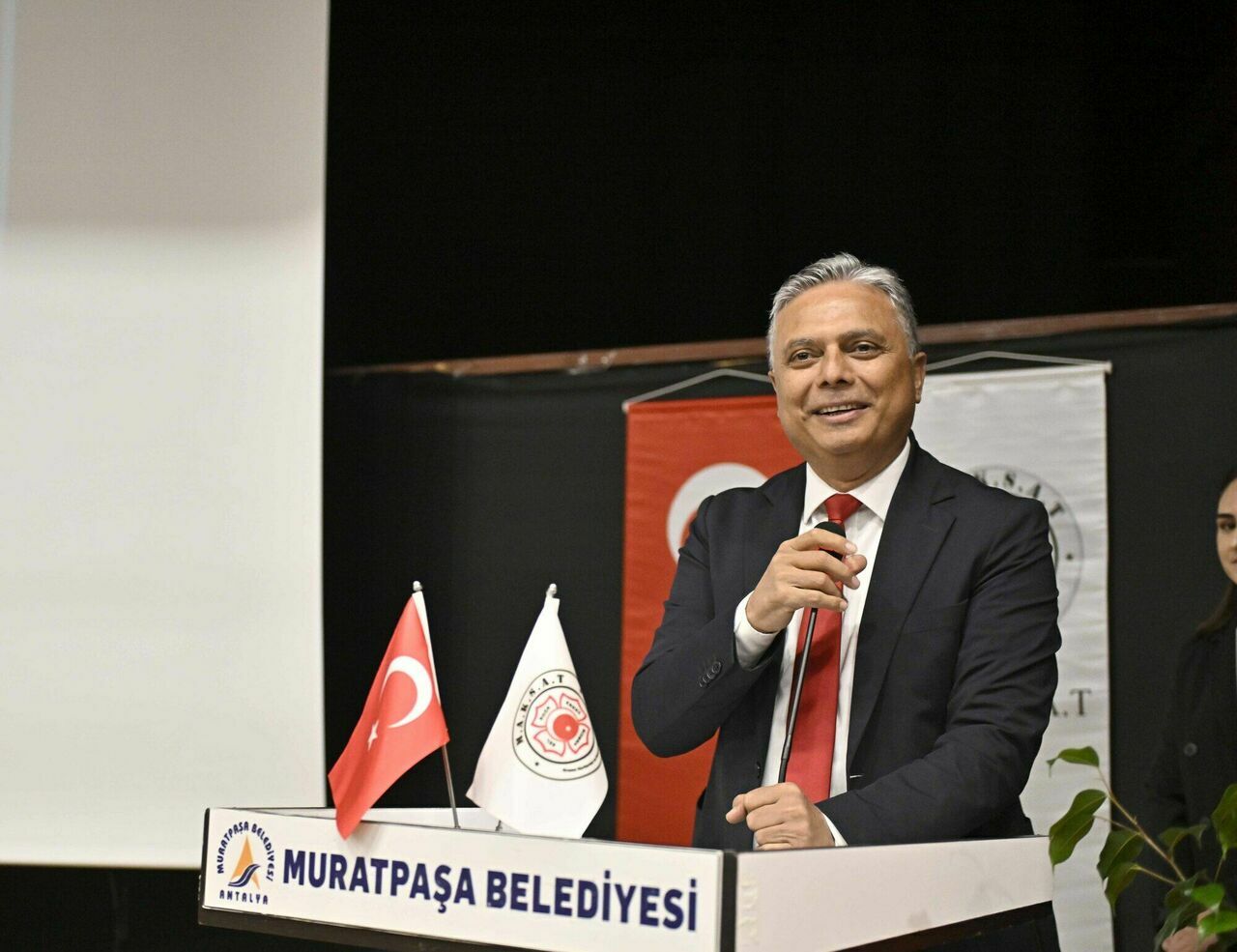 Ümit Uysal: 'İlçe belediyelerine kentsel dönüşüm yetkisi verilmeli'