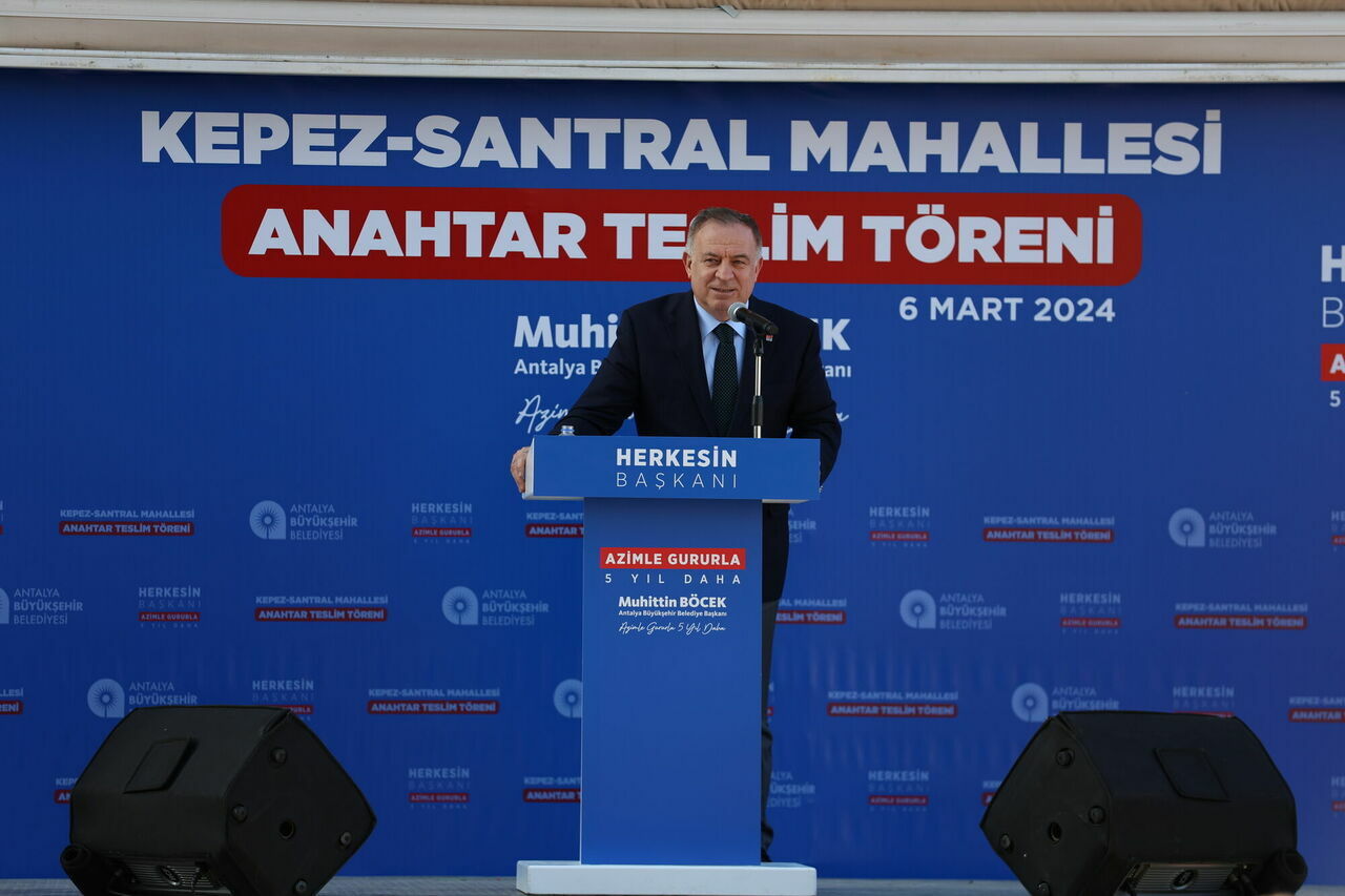 Başkan Böcek Kepez-Santral Mahallesi'nde Kentsel Dönüşüm Projesi anahtarlarını teslim etti