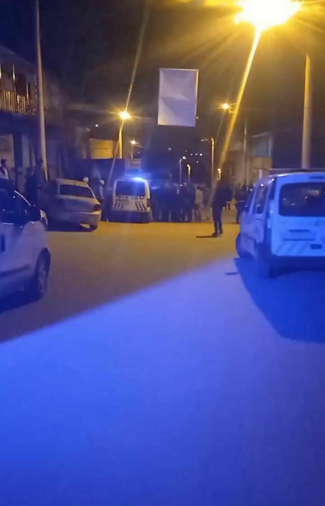 Otomobilden Sıkılan Mermi 2 Kadına Isabet Etti3