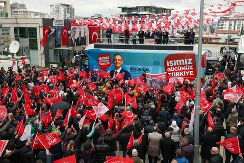 Özgür Özel Erdal Beşikçioğlu Akademiden Değil Beşikten Komiser  (4) Result