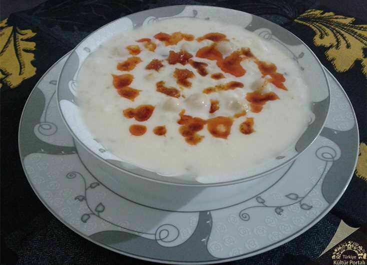 Tavuklu Düğün Çorbası