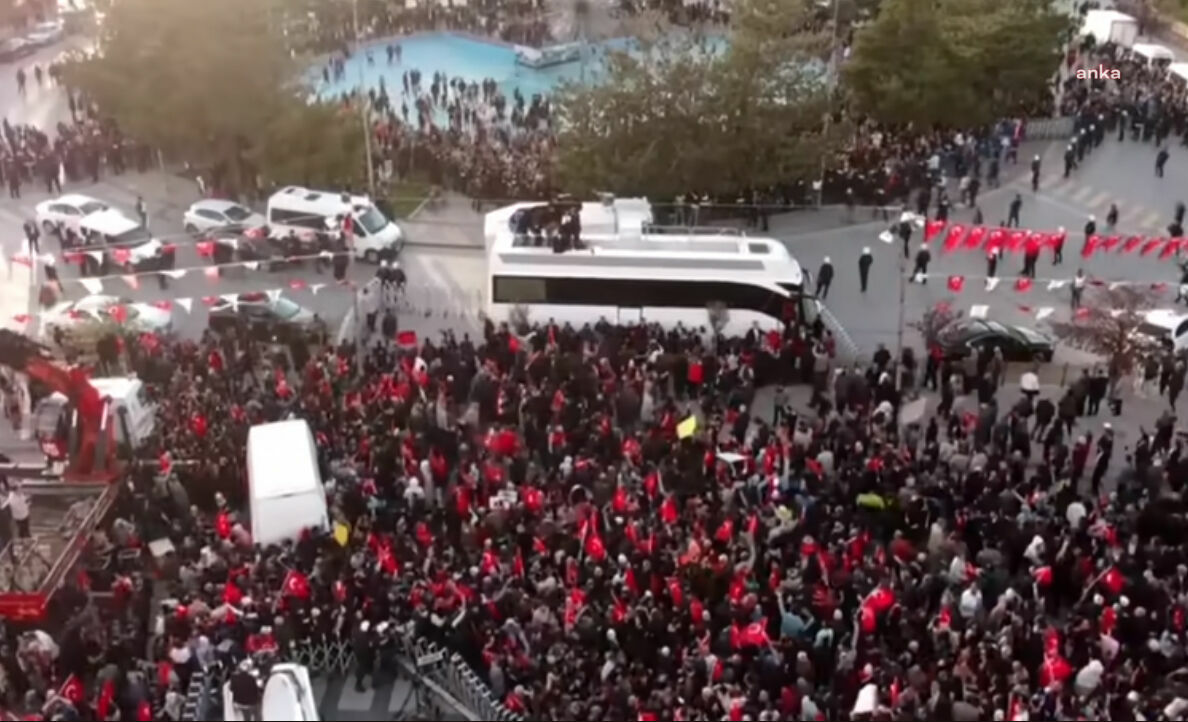 İmamoğlu'na 'taşlı saldırı' davası ertelendi