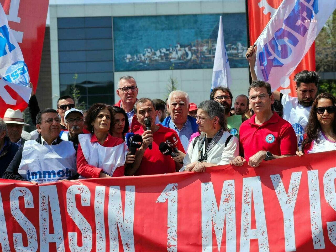 İşçi Sendikaları ve Meslek Odaları 1 Mayıs programını basın açıklamasıyla duyurdu