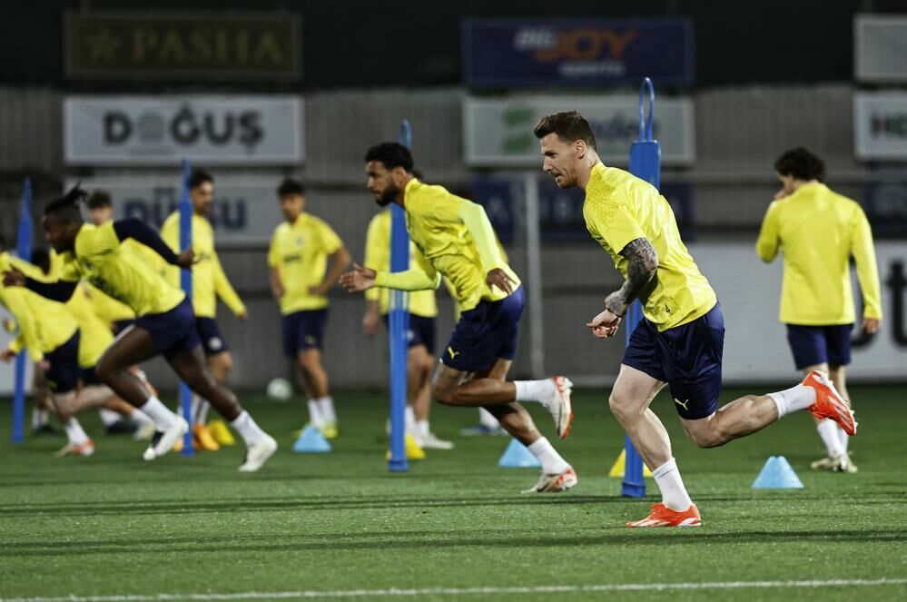 Fenerbahçe Olympiakos maçı öncesi hazırlıklarını tamamladı