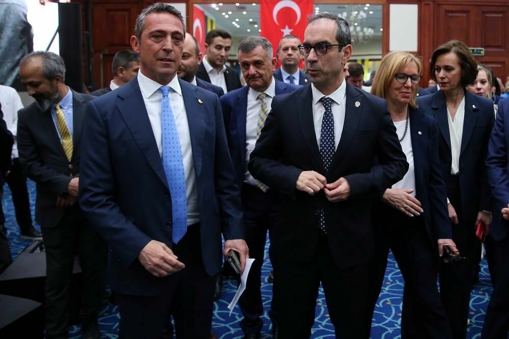 Fenerbahçe Yüksek Divan Kurulu'nda Şekip Mosturoğlu Başkanlığa seçildi