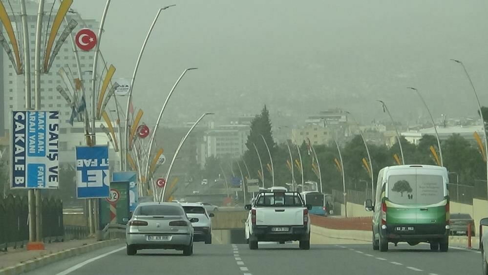 Şanlıurfa'da toz taşınımı gece ve sabah saatlerinde etkili oldu