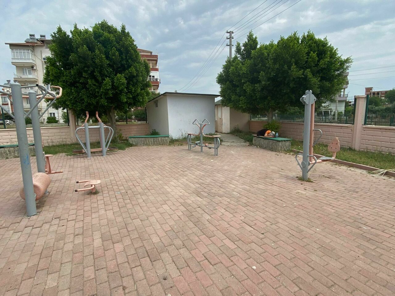 Antalya'da Konteyner Evi Satışa Çıkarılan Kadın Sokakta Kaldı