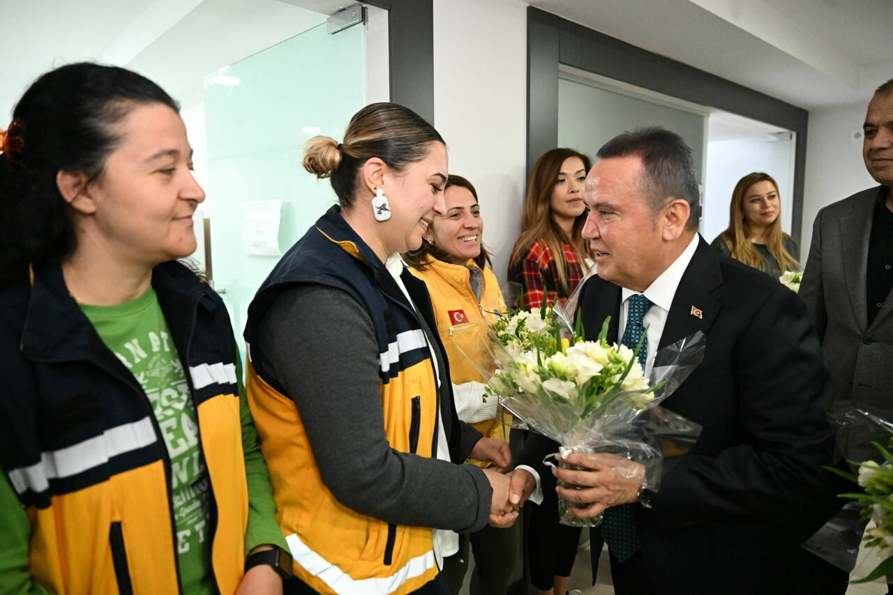 Başkan Muhitin Böcek işçi ve emekçilere 1 Mayıs mesajı gönderdi
