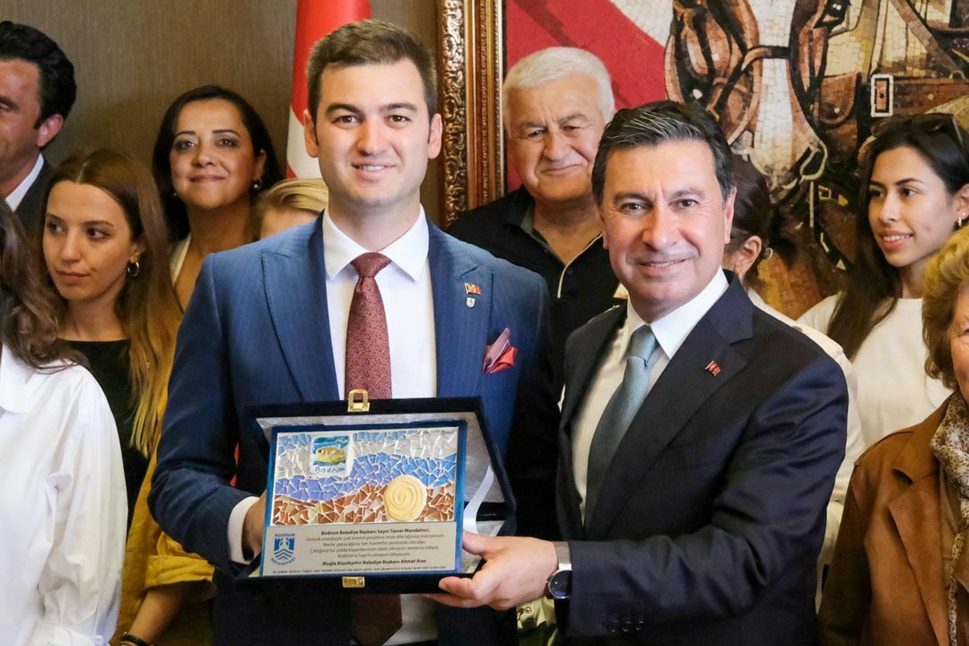 Bodrum Belediye Başkanı Seçilen Tamer Mandalinci Görevi Devraldı (3) Result
