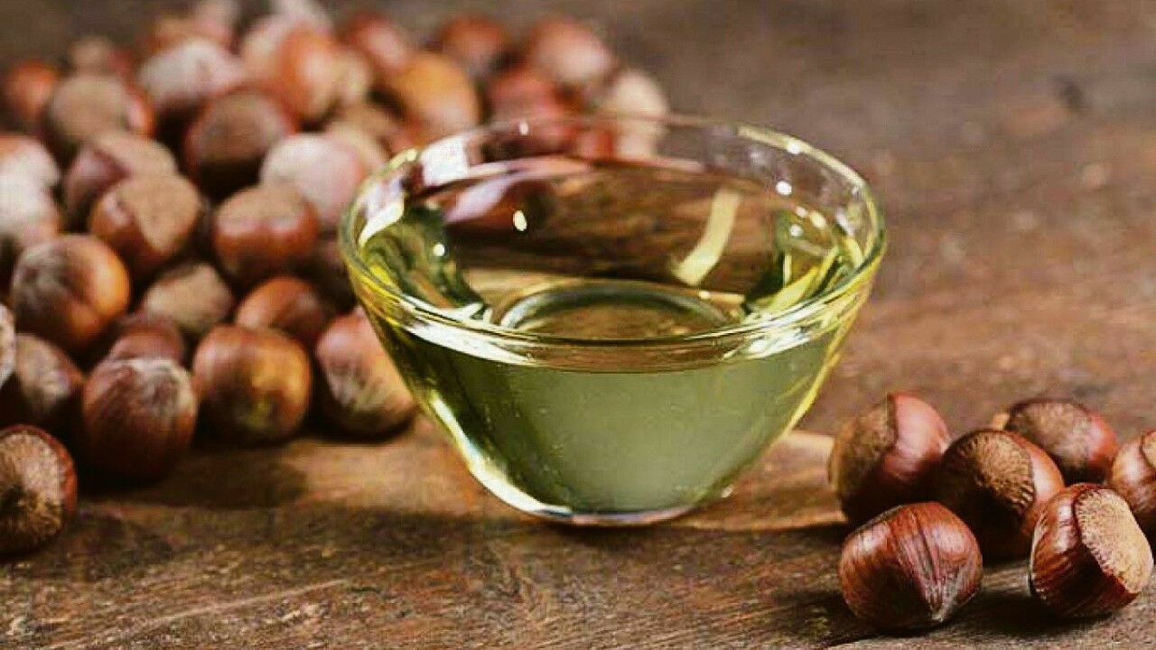 Parlayan saçlar için doğal bakım yağları: Hangi yağlar işe yarıyor?